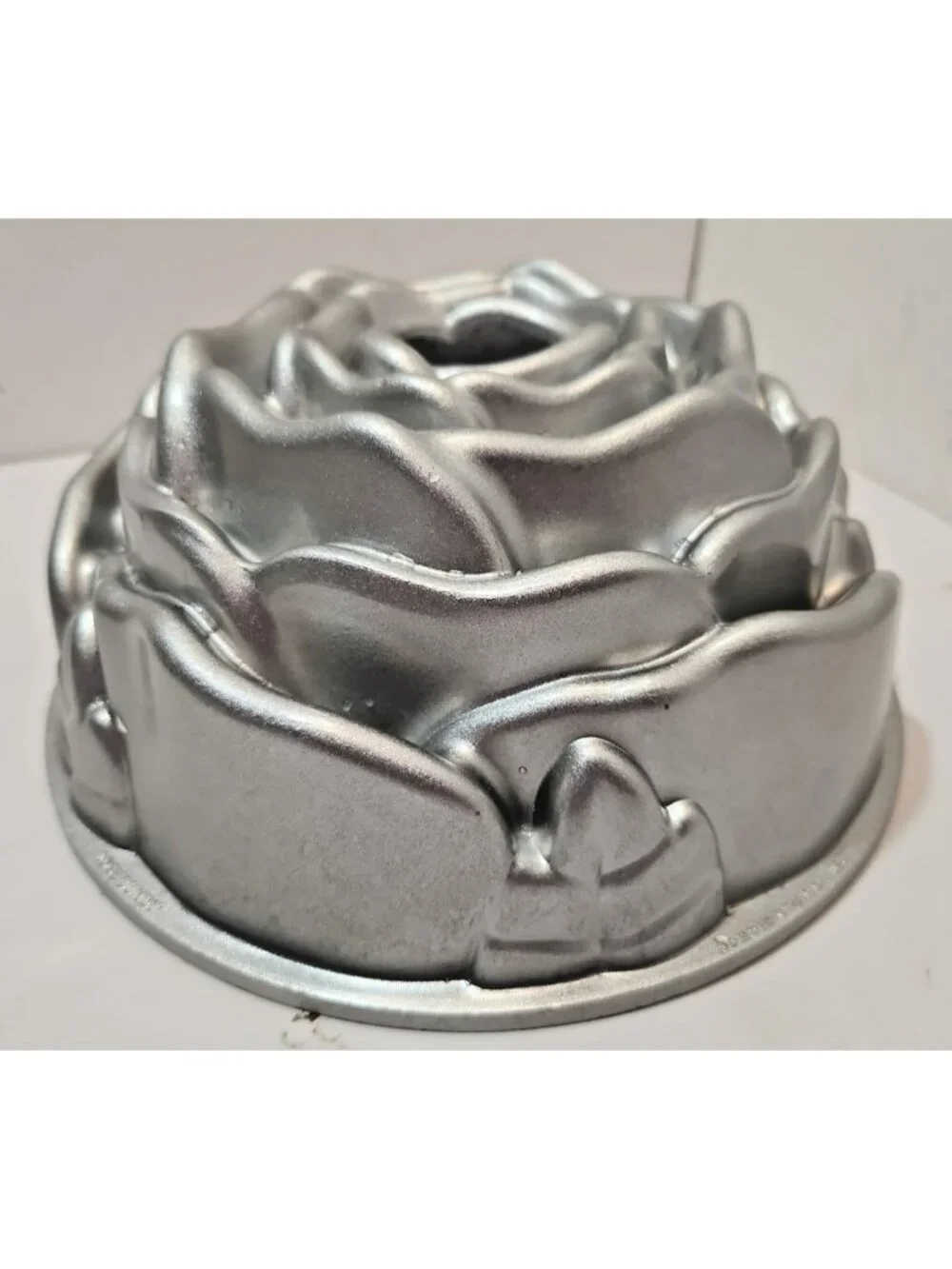 Nordic Ware Rose Flower Bundt Cake Pan Cast Aluminum Non Stick USA 10 Cup Mold